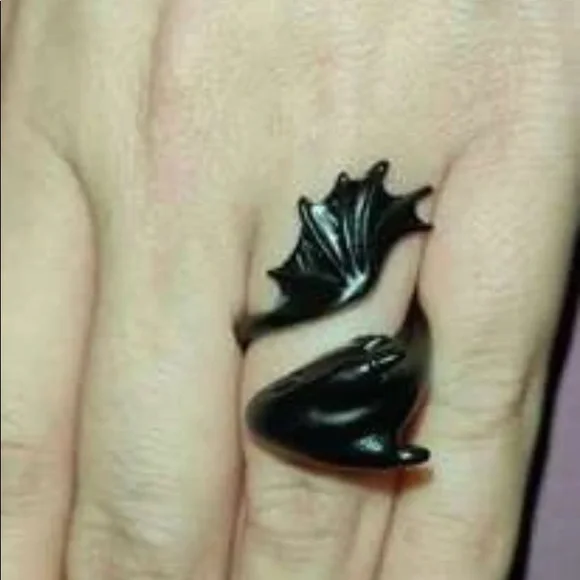 Black Adjustable Hugging Dragon Ring - Picture 3 of 6
